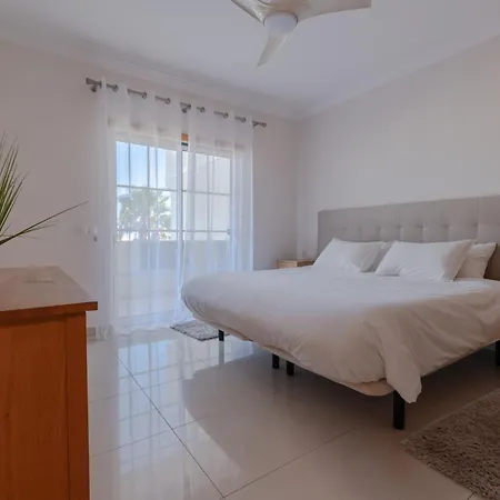 Condo-pool Walk To The By Algarve Dream Holidays アルブフェイラ